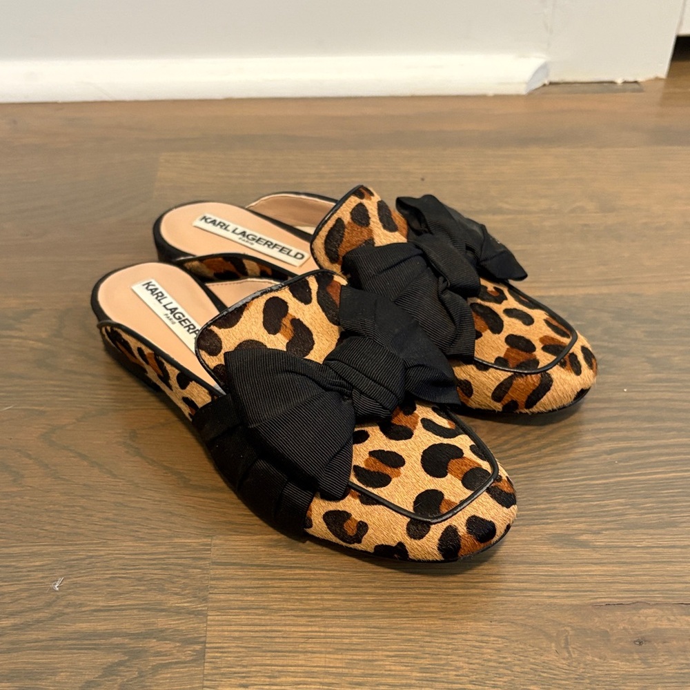 NWOT Karl Lagerfeld Odetta 5 Women's Leopard Print Mule Flats with Black Bow